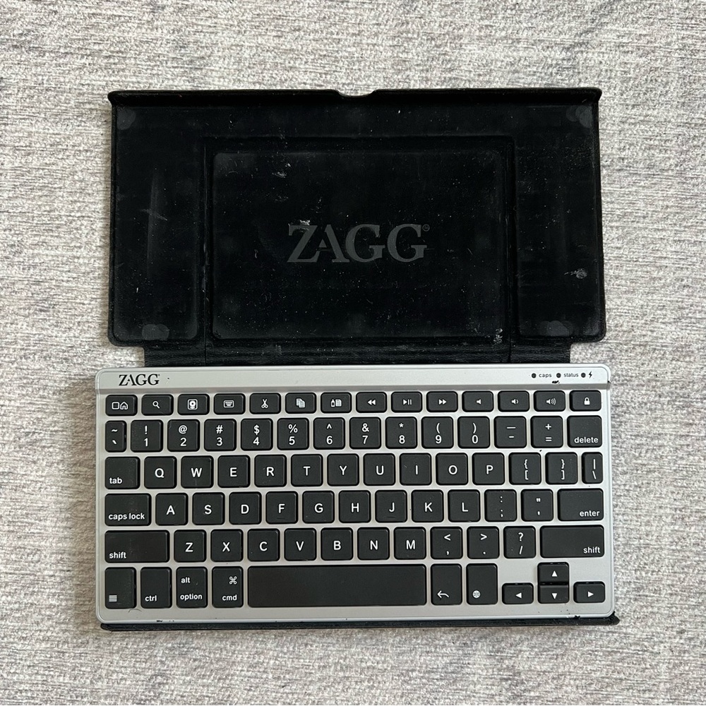 Zagg Bluetooth Keyboard And Case For Apple IOS & Android